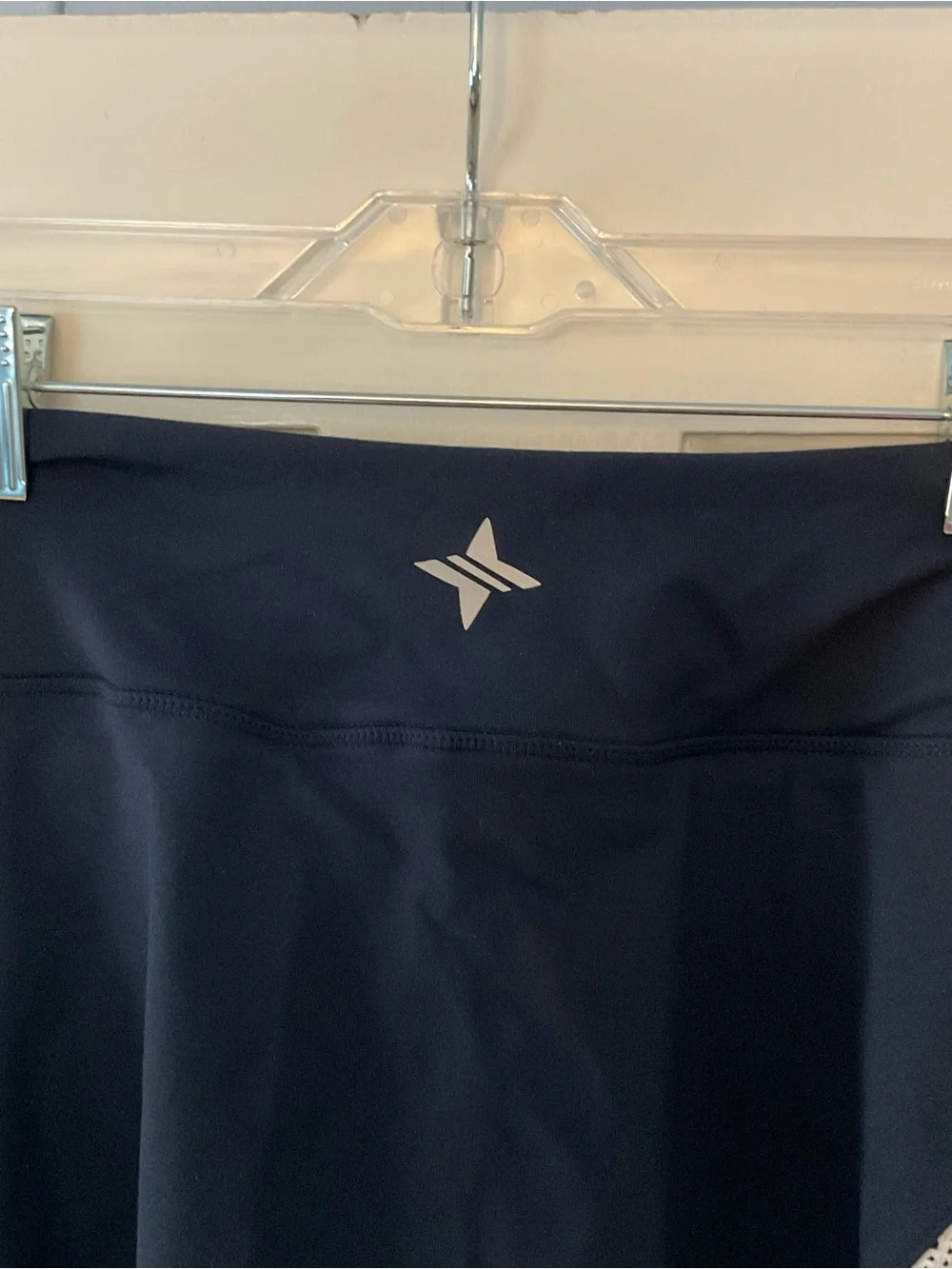Tuckernuck Skirted Capri Pant Navy Blue XL NWT Tnuck Sport Active Athleisure